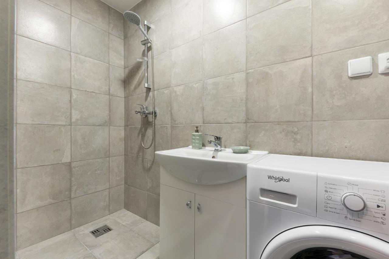 Shanghai Banzai Family Apartment Вилнюс Екстериор снимка